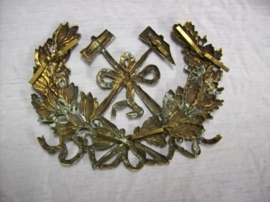 Helmet badge fire department, brass. Koperen helmplaat voor leren brandweerhelm rond 1920