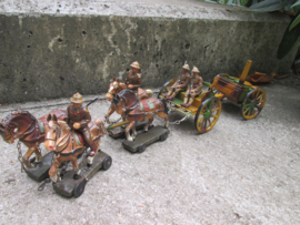 Tippco Kitchen with horses Belgium army. Veldkeuken van het Belgische leger getrokken door paarden, zeer goede staat bij de veldkeuken kunnen deurtjes open leuke set.