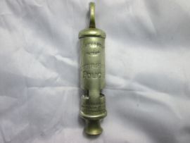 British Police whistle. Wolverhampton Police Metropolitan patent.J.Hudson&co. Engelse politie dienst fluit. met nummer.