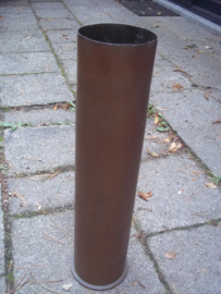 Duitse huls, 1917 Patronenfabrik  50 cm hoog, 10 cm diameter.