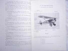 German book for recognizing airplanes NSFK.Duits boek vliegtuig herkenning 1943 156 pagina`s. tientallen vliegtuigen afgebeeld