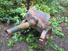 German tin toy canon, Duits blikke nspeelgoed kanon, mimikri geverfd camouflage niet werkend zeer decoratief.