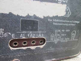 German radio,Duitse radio, de Kleinempfänger, Volksempfänger, bakeliet in goede staat, met achterplaat en 1 rijksadelaar, geen stekker. zeer decoratief item.
