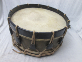 Belgium army drum. Belgische leger trommel, uit Antwerpen jaren 20. metalen, koperen kast.