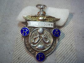 RAF boxing trophy cup silver, and 2 Boxing medals same person. Zilveren beker en 2 medailles bokswedstrijd RAF in Egypte, allen van dezelfde persoon. E.W. Franklin, sergeant bij de RAF