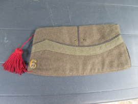 Belgium overseas cap Belgische kwartiersmuts bonnet de police, van het 6e Regiment infanterie, manschap mooi compleet met leren zweetband en kwast. met nummer. goede staat.