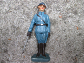 DURSO French officer WW1. Franse officier staand met sabel WO1, goede staat.