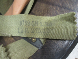 US M1 helmet swivel bail front seam in MINT condition. Amerikaanse helm in nieuw staat.