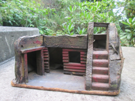 German made Military trench. Duitse makelij een Militaire commando post gevechtsstelling, zeer nette staat.