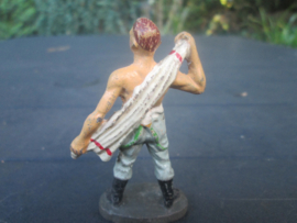 ELASTOLIN German soldier with towel. Duitse soldaat met handdoek. goede staat