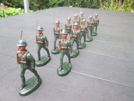 FB Fabrication Belge 11 Marching soldiers. 11 marcherende soldaten