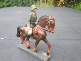 DURSO German soldier on horse, Duitse soldaat op paard, goede staat.