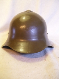 Russian helmet M36, Russische helm Model 1936, met het kleine kammetje. gedragen tijdens de Spaanse burgeroorlog 1936.