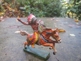 ELASTOLIN Indian on horse Indiaan te paard met bijl en schild