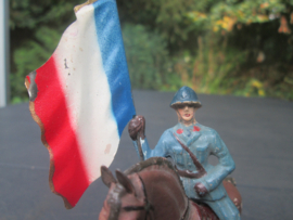 DURSO French officer on horse WW1 with flag. Franse soldaat op paard met vlag tricolore, WO1 goede staat.