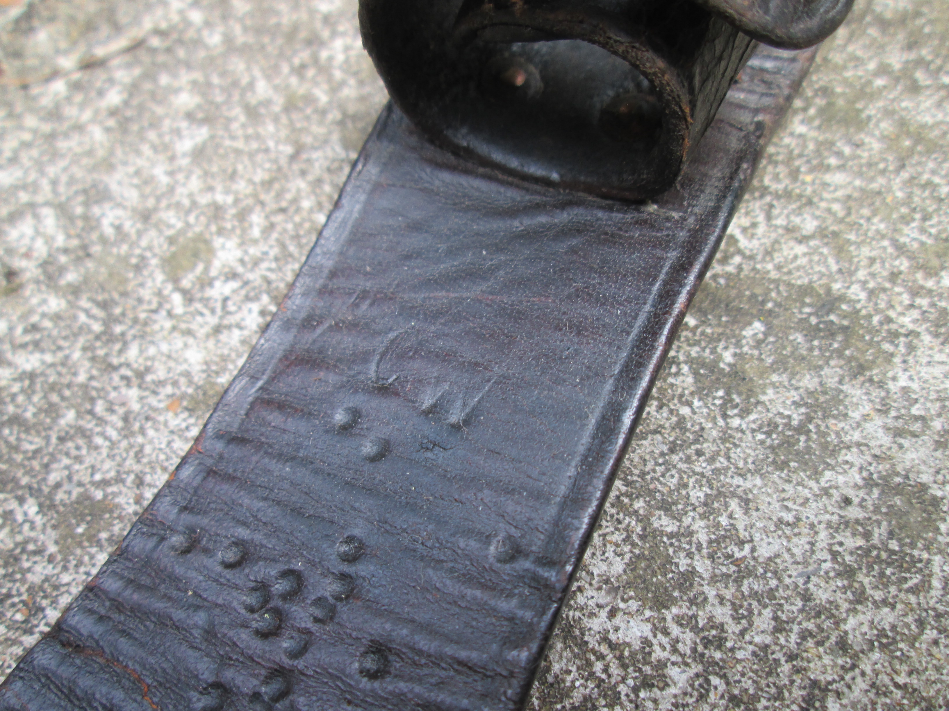 Dutch HEMBRUG bayonet M95 with leather scabbard, Oostenrijkse aanmaak gekroonde T en OWG Oostenrijkse wapen Gesellschaft in Steyer. nette staat. Vanaf ongeveer 1900 verdween de krul.