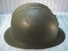 French helmet, model 1926 with artillery badge. Franse helm met 1e model embleem, perfecte staat,