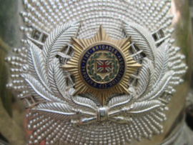 British Merry Weather fire brigade officers helmet from the fire Brigade association. Engelse officiers brandweerhelm met herinneringsembleem van de Fire Brigade association geemailleerd. TOP stuk