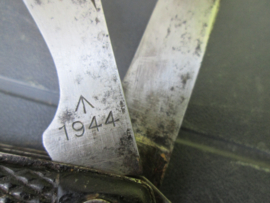 British pocket jack knife sheffield and dated 1944 with broadarrow. Engels zakmes mooi gemarkeerd