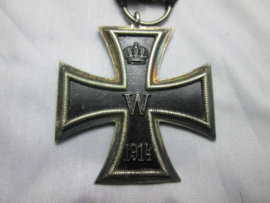 German Iron Cross 2 nd class 1914 maker is KO. Duits ijzere nkruis 2e klas 1914 met maker in de ring KO.