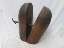 Antieke hoeden mal, met automatische scharnier beweging, zeer bijzonder stuk. rond 1900.