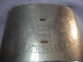 Very rare buckle. Zeer zeldzame en museaal koppelslot VELDWACHTER  LEERBROEK, van Berlijns zilver.