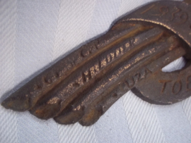 Bronze remembrance plate 1914-1918 and 1940-1945 UNC district ANDES gesigneerd. grafmonument bronzen palm wo1 en wo2. lengte is 64 cm. zeer bijzonder.