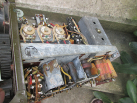 British wireless set 38 Mk2. used by paratroopers. found in an attich nearby Nijmegen. Engelse para set niet compleet, gebruikte staat zo gevonden in schuur bij Nijmegen, leuk item.