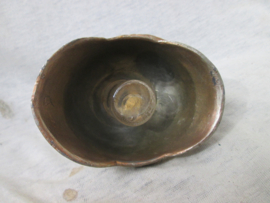 Miniature spike helmet as inkwell. Duitse pickelhaube met pruisisch embleem als inktpotje, compleet met het glaasje.