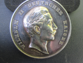 German silver medal, military pigeons. Duitse zilveren penning zeldzaam Willem II Deutscher kaiser Fur Verdienste um das militair Brieftaubenwesen. medaille militaire postduiven TOP stuk.