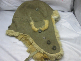 Japanese winter fur cap, nice condition. Japanse winterhoed van konijnenbont, mooi gemarkeerd met Japanse ster aan de voorkant. bijzonder stuk.