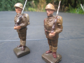 LINEOL 2 Belgium soldiers on guard smaler size. 2 Belgische soldaten op wacht. kleiner model.