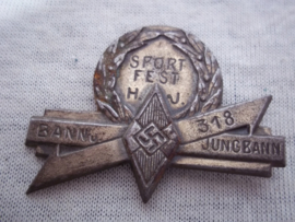 German tinnie, rally badge, Duitse tinnie, Sportfest HJ Hitler- Jugend -- Bann  und Jungbann 318, rare tinnie, zeldzaam. met Dienstkarte der Hitler-Jugend.