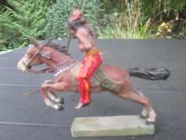 ELASTOLIN Indian. Indiaan op paard goede staat leuk item