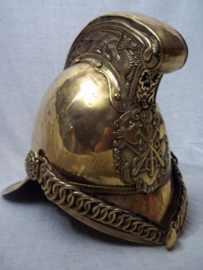 British fire helmet Merry- Weather. used condition. Egelse brandweerhelm typisch model, in gedragen staat.