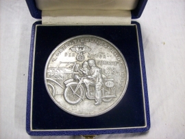 German medal in case, 1. Orientierungsfahrt 1937 NSKK Der motorstandarte 78. Duitse NSKK plaquette in doos.