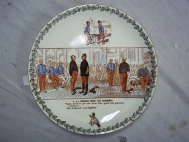 French remembrance plate 1870 nice decorated.Frans herinneringsbord met militaire afbeeldingen.