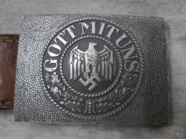 German lightweight Wehrmacht buckle, nicely marked. Duitse koppel gesp Wehrmacht aluminium met leertje markering F.L.L. Lüdenscheid. matching set.