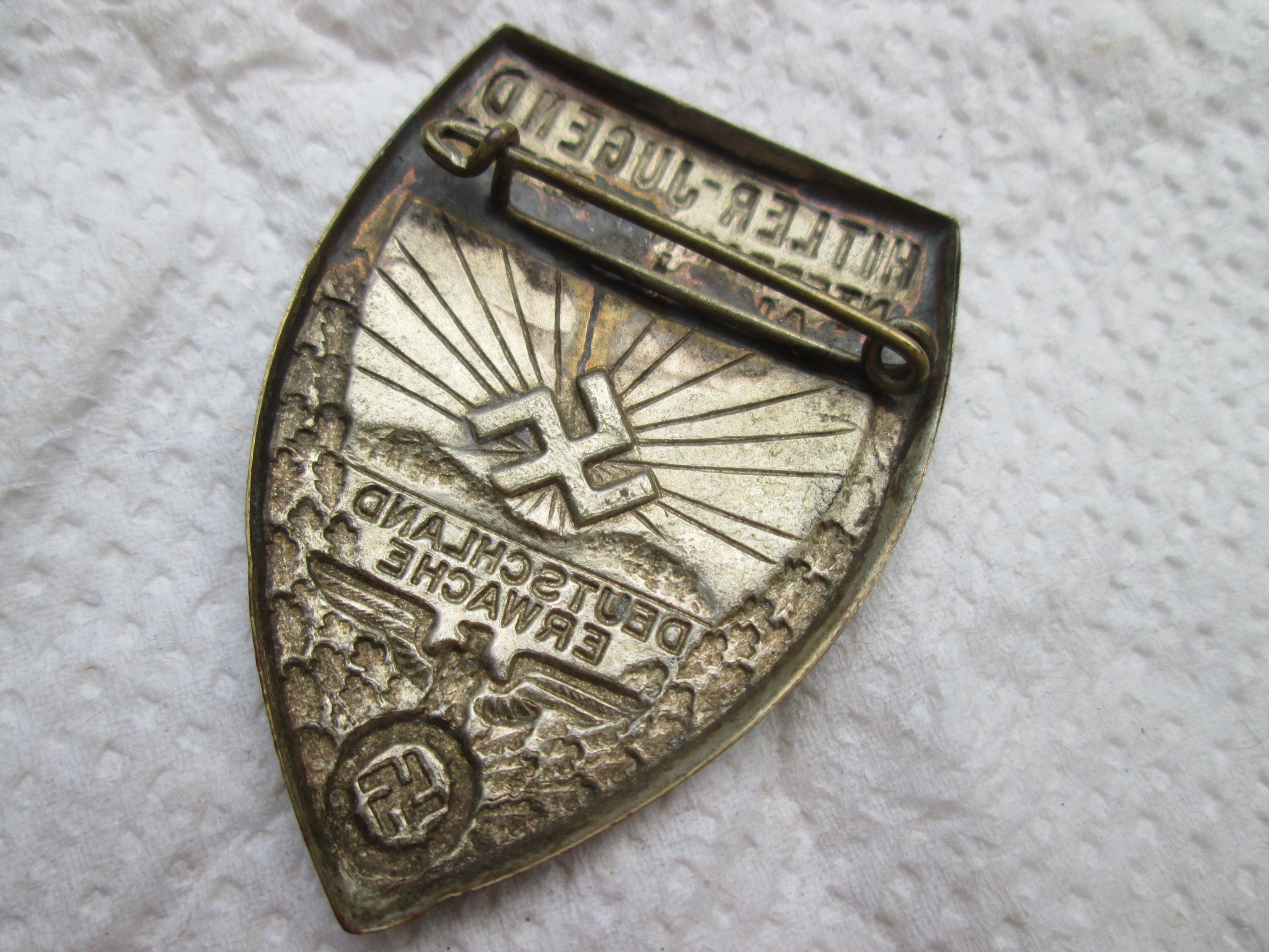 German tinnie, Rally badge, Duitse tinnie H.J.- S.A. Hitler-Jugend Unterbanntreffen Brake i.o. 1933. Deutschland Erwache. very extreme rare HJ badge. zeldzame tinnie HJ en Sturm-abteilung.