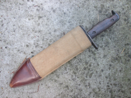 US Army WW1 Bolo knife 1917/ 1918 dated scabbard 1917 dated, good condition. Amerikaans gevechts/ kapmes WO1 1917/1918 gemarkeerd goede staat leuk item.