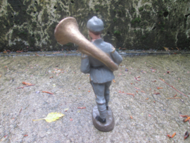 ELASTOLIN  10 cm. French soldier. Franse soldaat met muziek instrument goede staat antiek speelgoed.