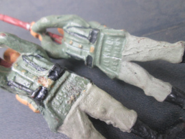 ELASTOLIN 2 German soldier shooting. 2 Duitse soldaten liggend.