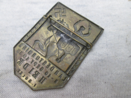 German tinnie, rally badge, Duitse tinnie, SA related badge Landesturnier 8- 10 sept. 1933 - HEIDE - Schleswig- Holstein. very rare, zeldzame  SA tinnie leuke afbeelding.