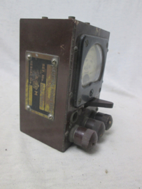 British RAF instrument, Engelse meter voor ampere. voltmeter, gebruikt door de RAF, met etiket AM (Air-Ministry) 1939 zeer decoratief stuk wat goed gemarkeerd is.