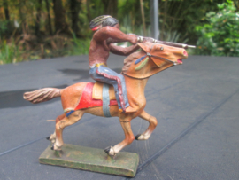 LINEOL Indiaan op paard met geweer goede staat.