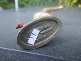 ELASTOLIN Belgium soldier walking with a pistol. Belgische soldaat rennend met pistool.
