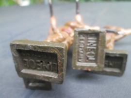 LINEOL 4 Belgium soldiers shooting smaler size. 4 schietende Belgische soldaten kleiner model.