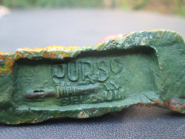 DURSO kruipende indiaan met bijl.
