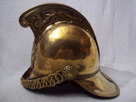 British fire helmet Merry- Weather. used condition. Egelse brandweerhelm typisch model, in gedragen staat.