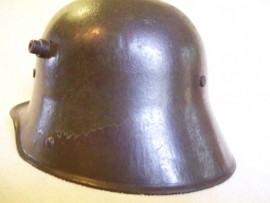 German helmet M 1916, Duitse helm model 1916 met origineel binnenwerk en verflaag